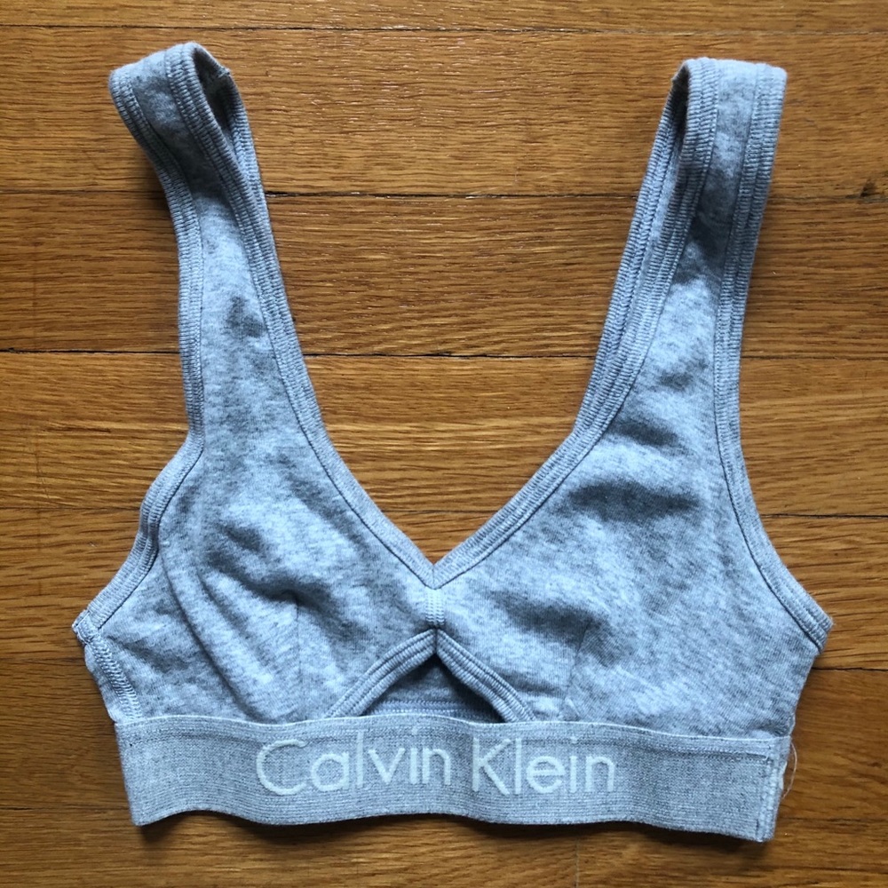 Calvin Klein cutout sports bra - size XS